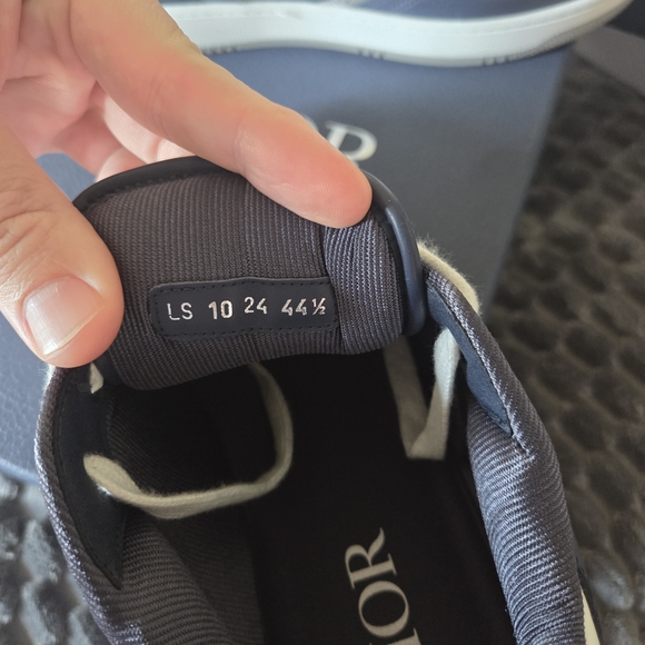 Dior Blue and White Sneakers with Classic Athletic Design - Picture 4 of 5